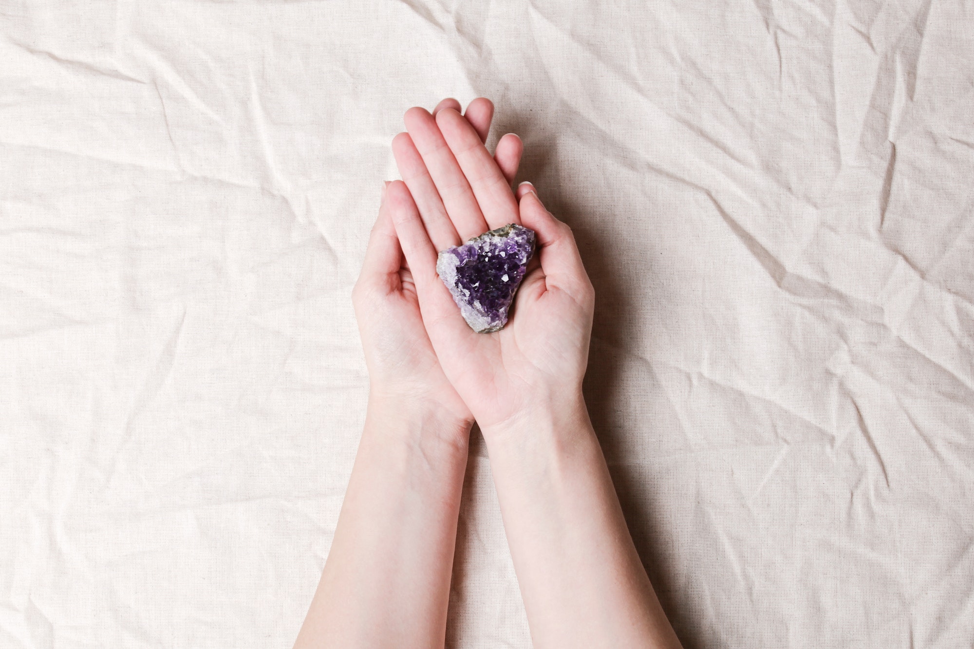 Comment acquérir une pierre pour le chakra sacré : Un guide complet